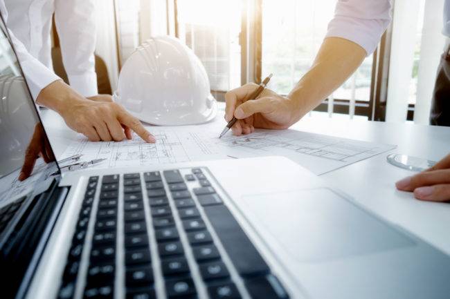 2024 Trends in Construction Project Management 10 engineer meeting architectural project working with partner 1 650x433 1